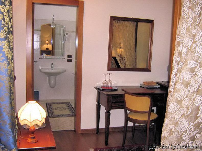 Hotel Sebino Sarnico Chambre photo